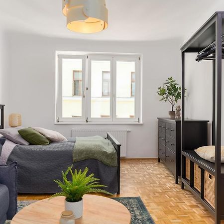 King Bed Home, 3 Bed Rooms, Perfect For Long Term Stay Wien Eksteriør billede