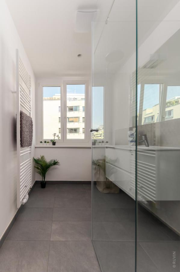 King Bed Home, 3 Bed Rooms, Perfect For Long Term Stay Wien Eksteriør billede