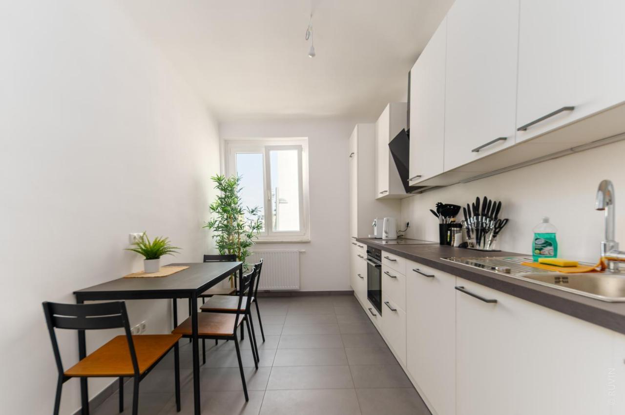 King Bed Home, 3 Bed Rooms, Perfect For Long Term Stay Wien Eksteriør billede
